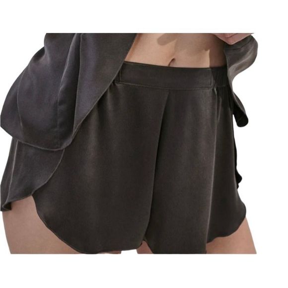Lunya Silk Shorts Small - Picture 2 of 6